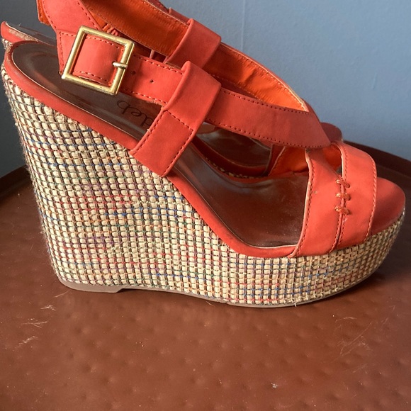 Deb Platform Heel Size 9 Used - Picture 3 of 6